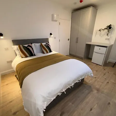 Holiday home 9 Bed, Sleeps 11 - Ideal For Workers